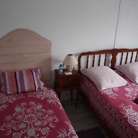 Bed and Breakfast Yec'Hed Mat Saint-Nicolas-du-Pélem Exterior foto