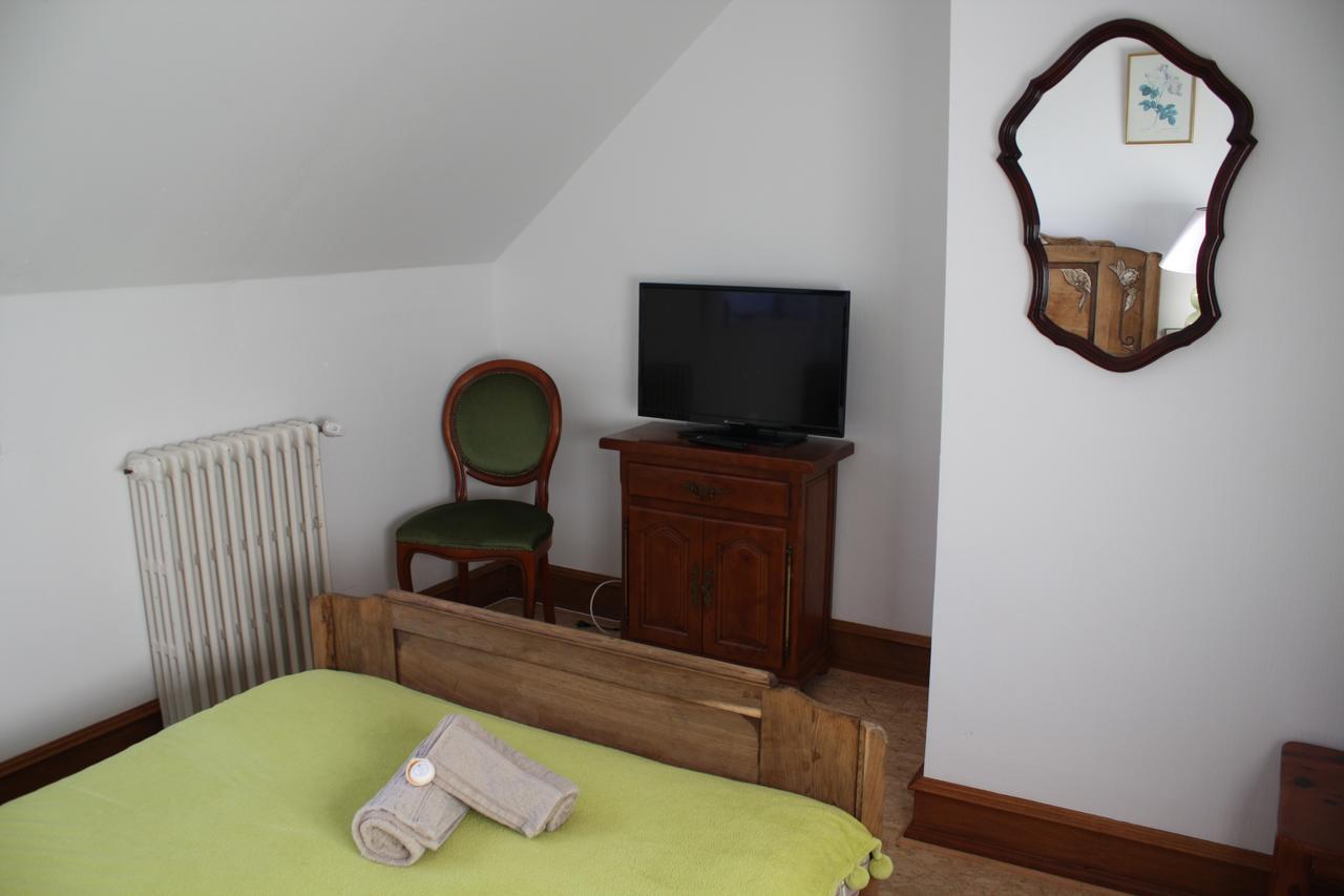 Bed and Breakfast Yec'Hed Mat Saint-Nicolas-du-Pélem Exterior foto
